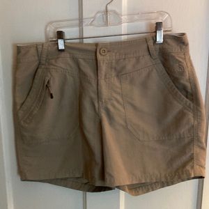 Women’s tan north face short